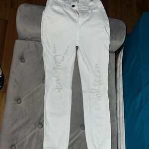 White ripped white skinny leg pants size 5(26)